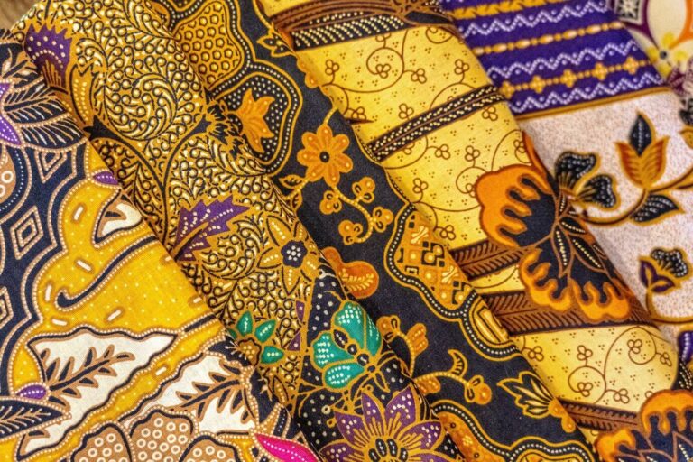 Mendalami Keindahan dan Makna dari Seni Batik