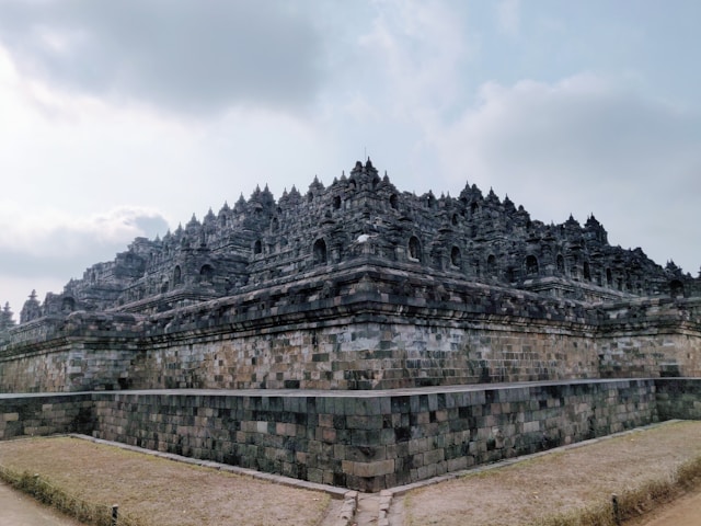 Candi Borobudur: Karya Agung Keajaiban Budaya Indonesia